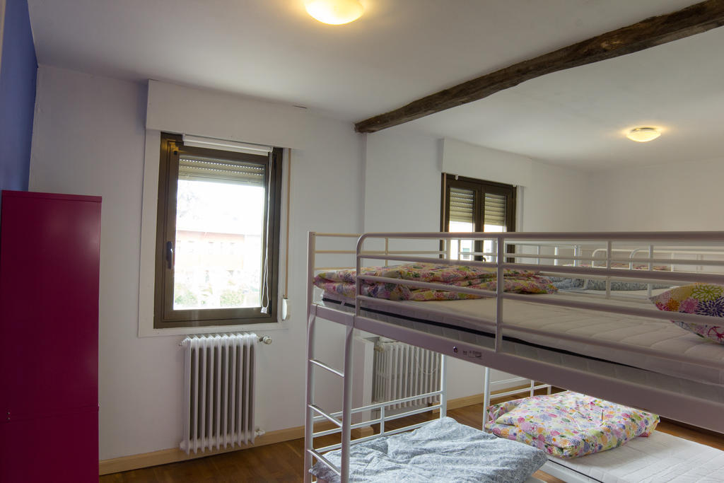 Xarma Hostel Pamplona Værelse billede