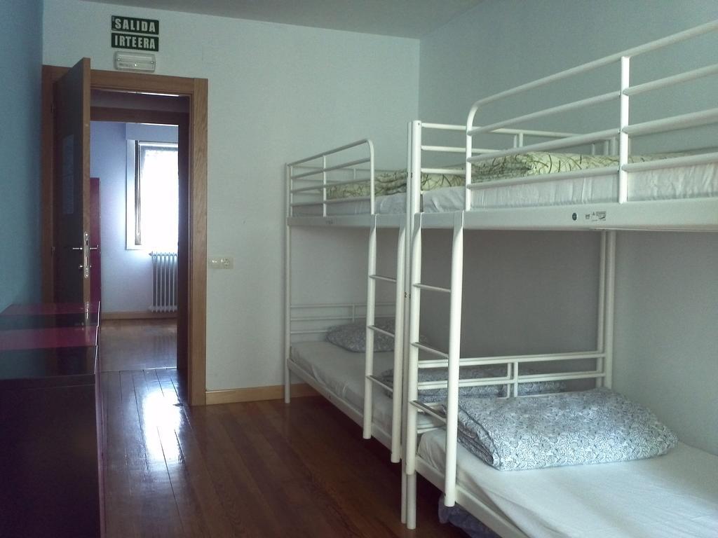 Xarma Hostel Pamplona Værelse billede