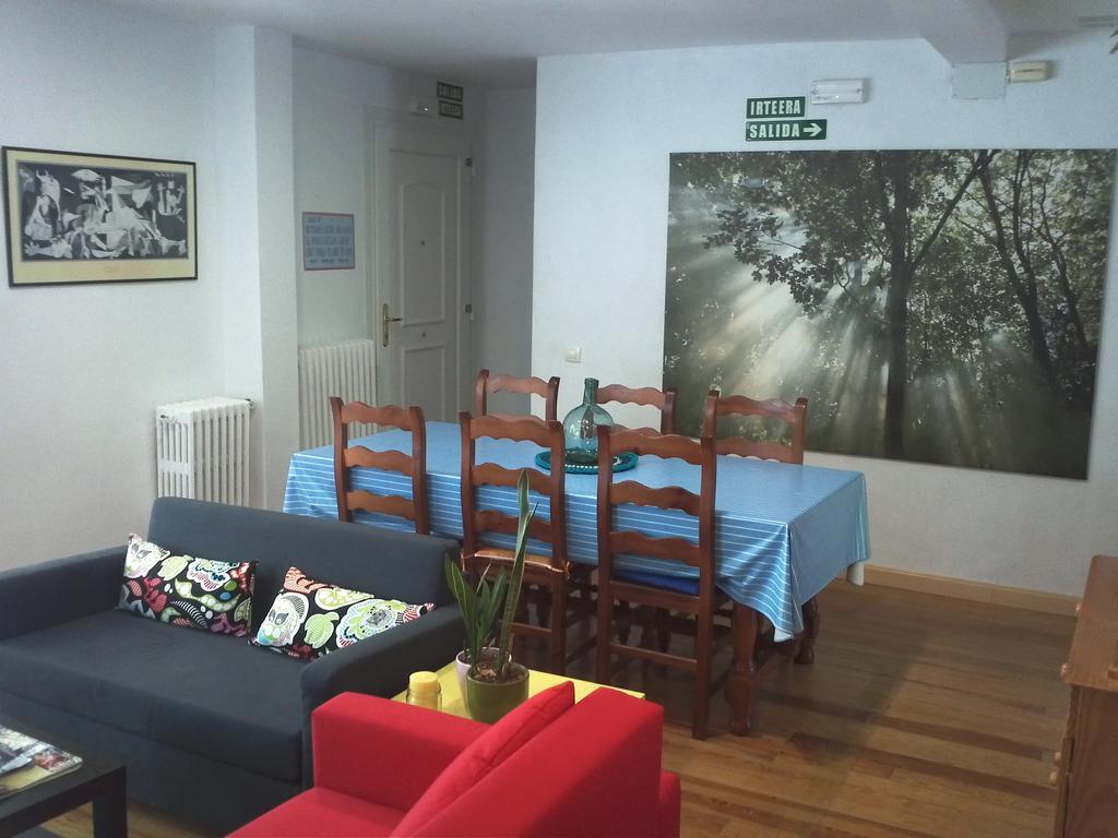 Xarma Hostel Pamplona Eksteriør billede